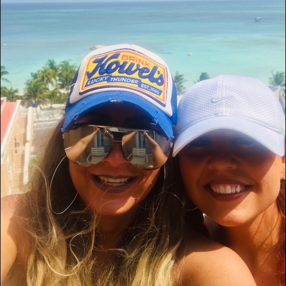 Meet your Posher, Lori - Picture 1 of 1